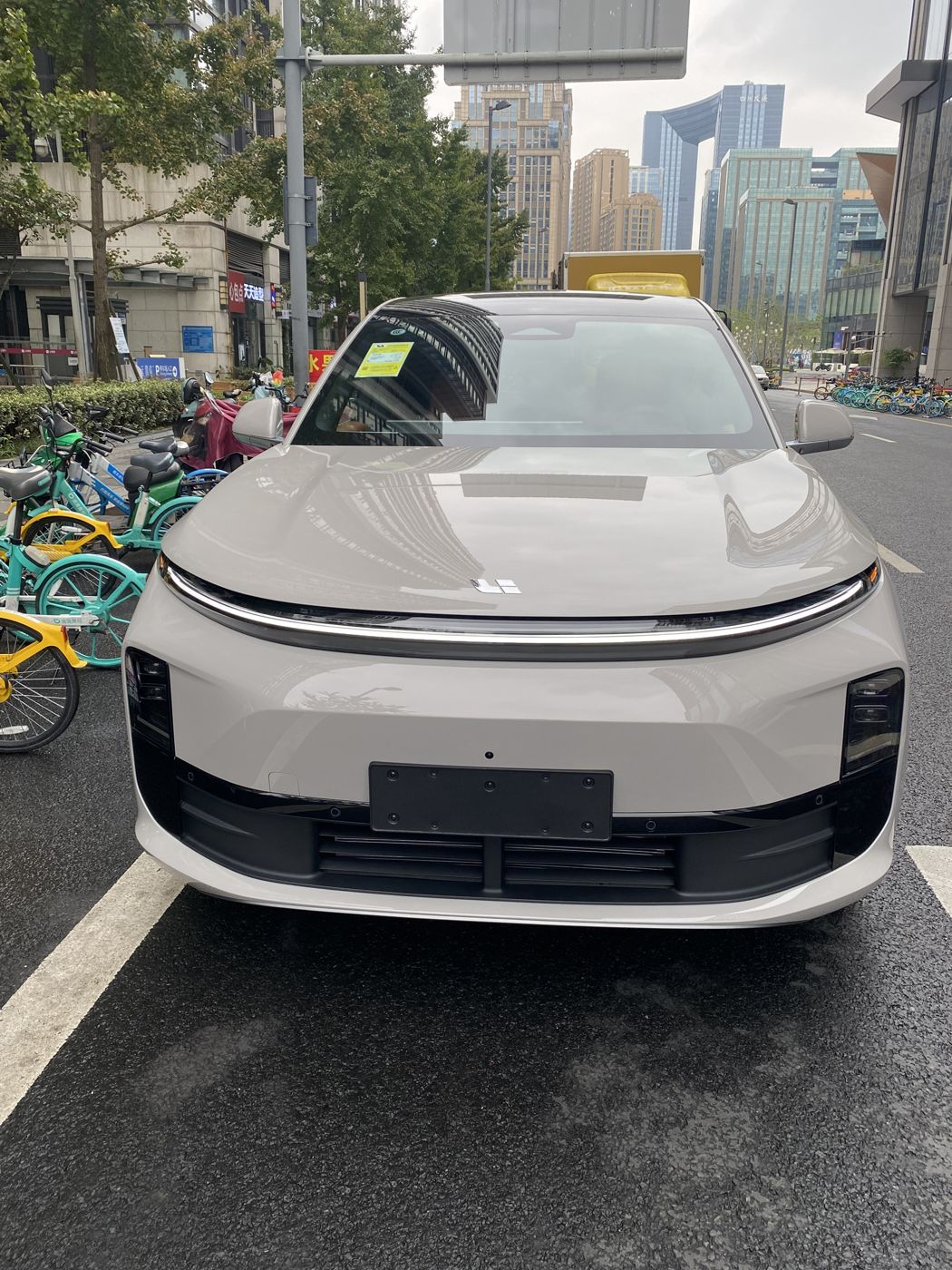 YABO鸭脖 MEGA 高压纯电 MPV
